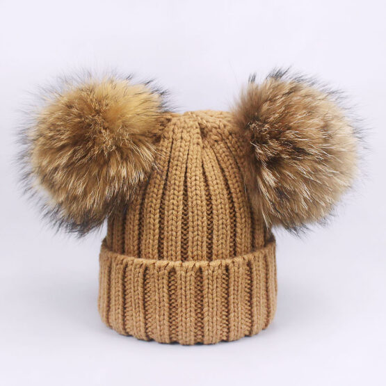 Плетена шапка с Пухчета от Естествен Косъм